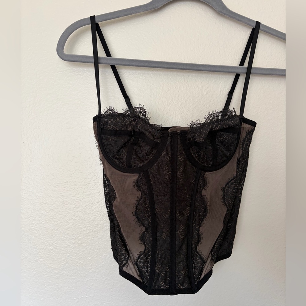 Urban Outfitters Out from Under Modern Love Guipure Lace Corset Top Size M Black